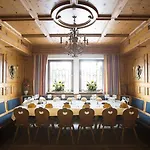 Neuwirt Hotel 3*