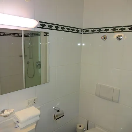 Neuwirt 3* Zorneding