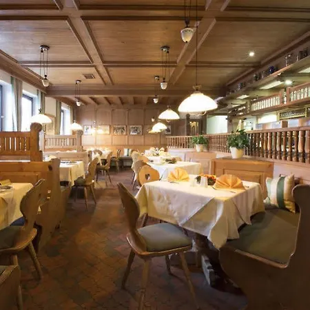 Neuwirt Hotel 3*