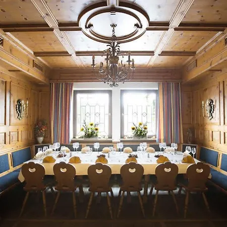 Neuwirt Hotel 3*