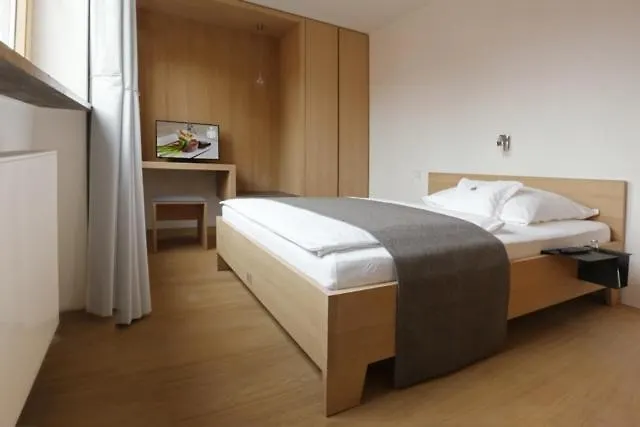 Neuwirt 3* Zorneding