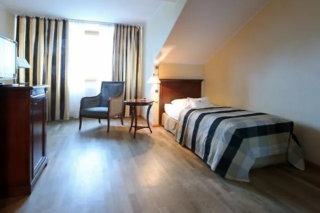 Neuwirt 3* Zorneding